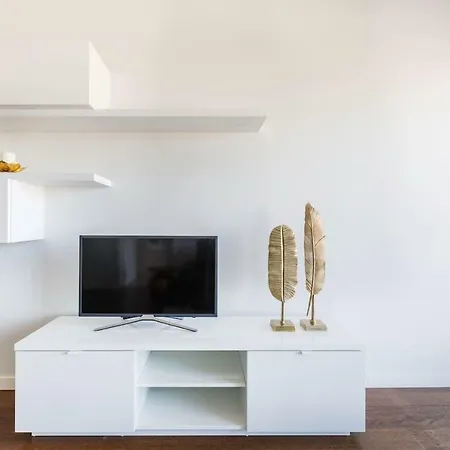 Amazing Flat - Pool And Parking Apartment Lisbon